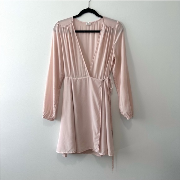 Aritzia Wilfred Diane Dress Long Sleeve Wrap Dress Pink Silk Sz M - Picture 3 of 15